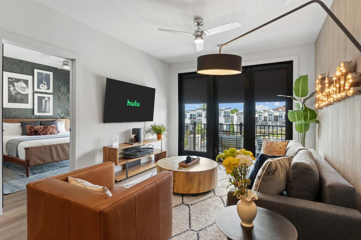 2BR/2BA West End Condo near Vanderbilt + Parking